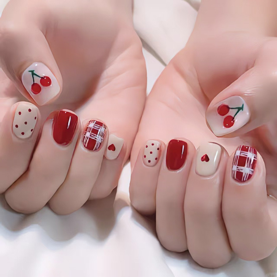 Короткие квадратные накладные  – обзор и цена Nail Art Red Cherry